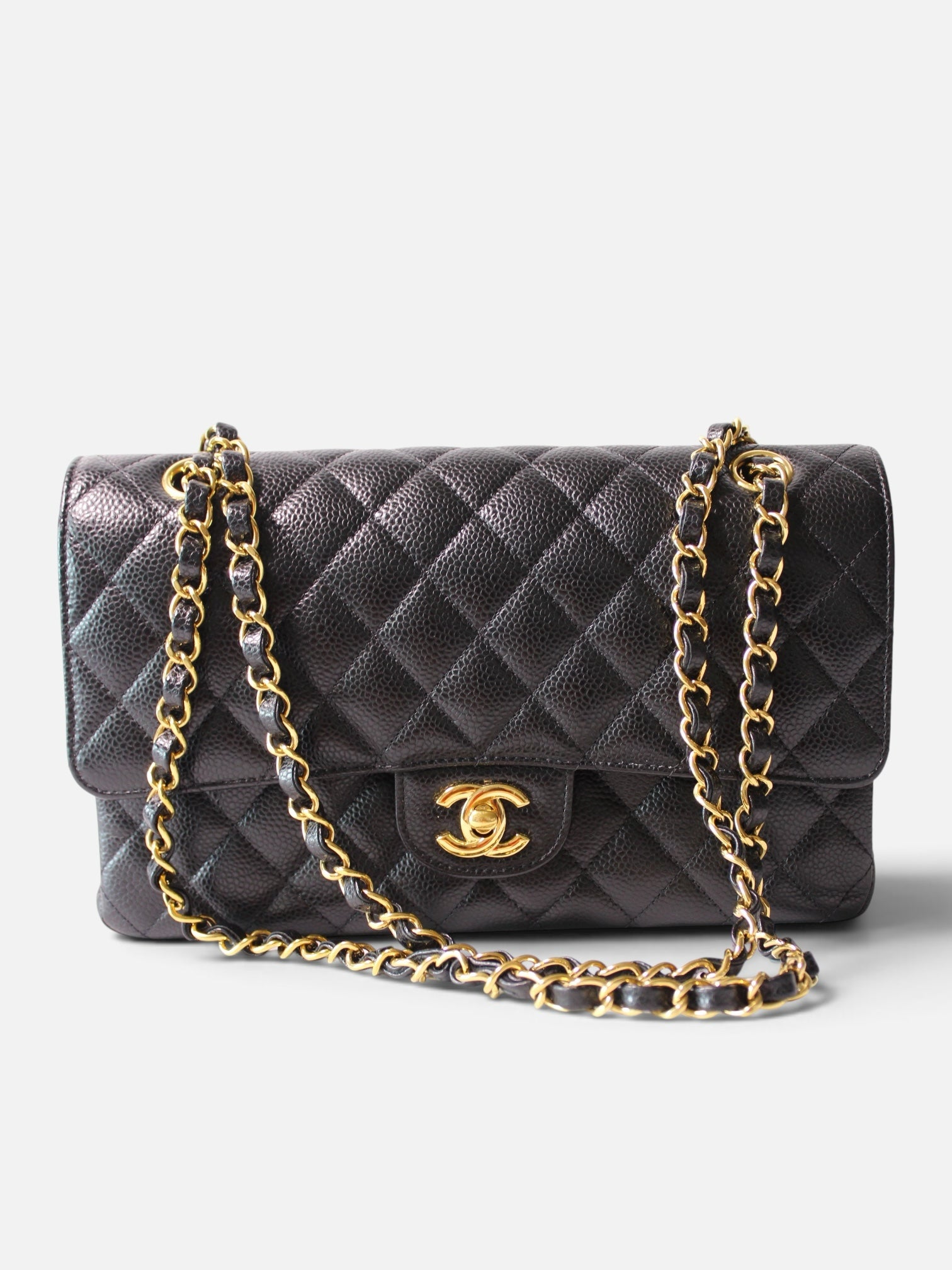 Bolso de hombro Hibiscx's Archive de piel caviar negra acolchada con cadena dorada y logo icónico
